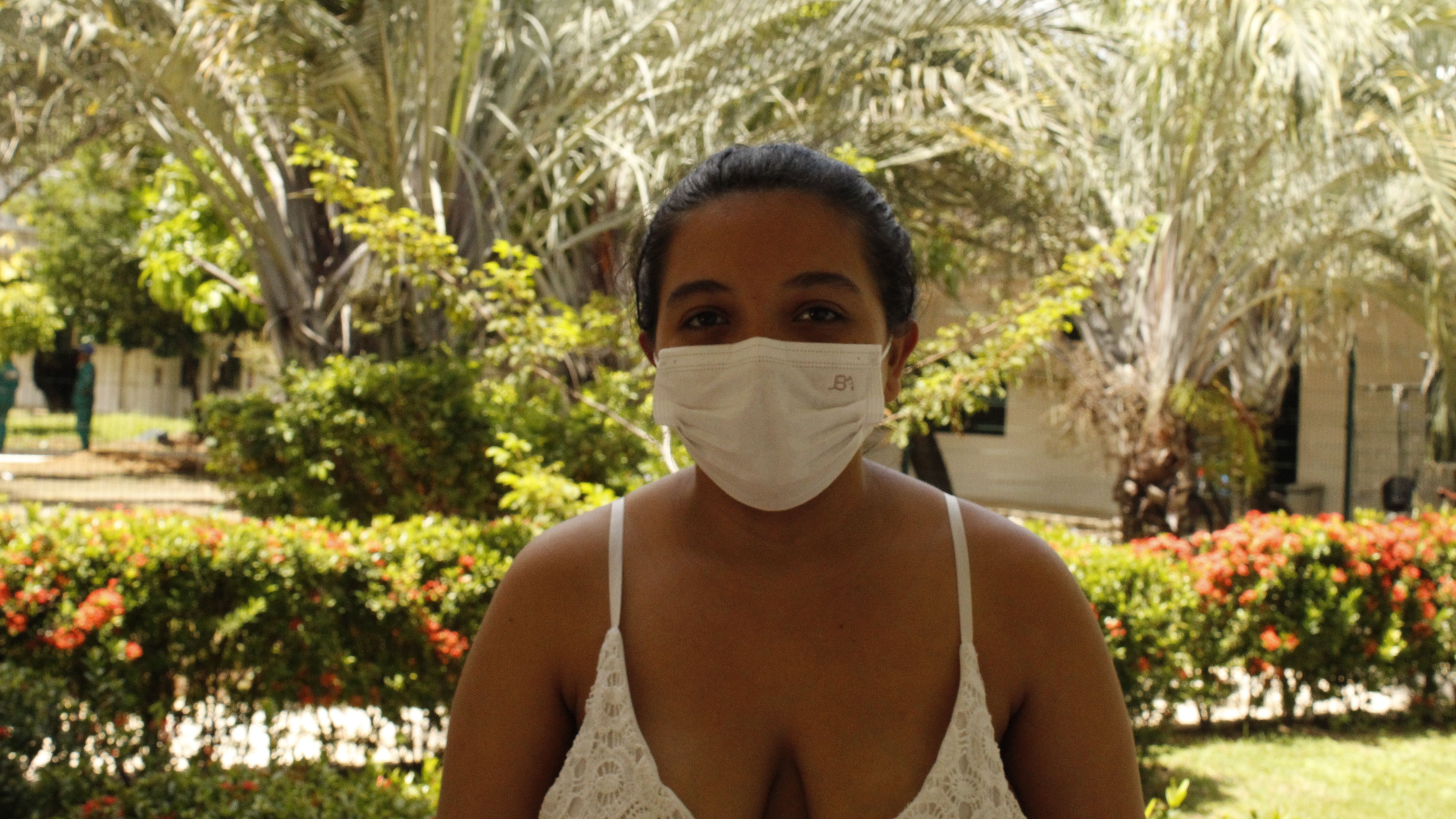 Gelsa Maria Alves do Monte, trancista e moradora do bairro Bom Futuro, está há um mês internada ao lado do filho no Hospital da Criança